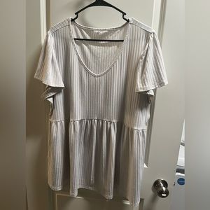 White v neck ribbed tee